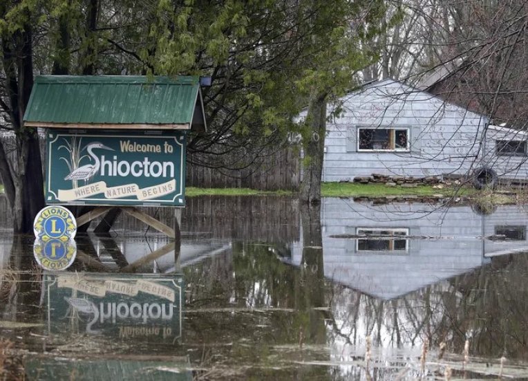 shiocton flooding - cellcom donates to help efforts in ne Wisconsin