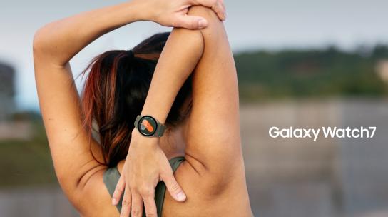 girl exercising and wearing samsung galaxy watch7 