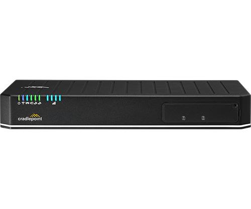 Cradlepoint E3000 5G Front with LEDs